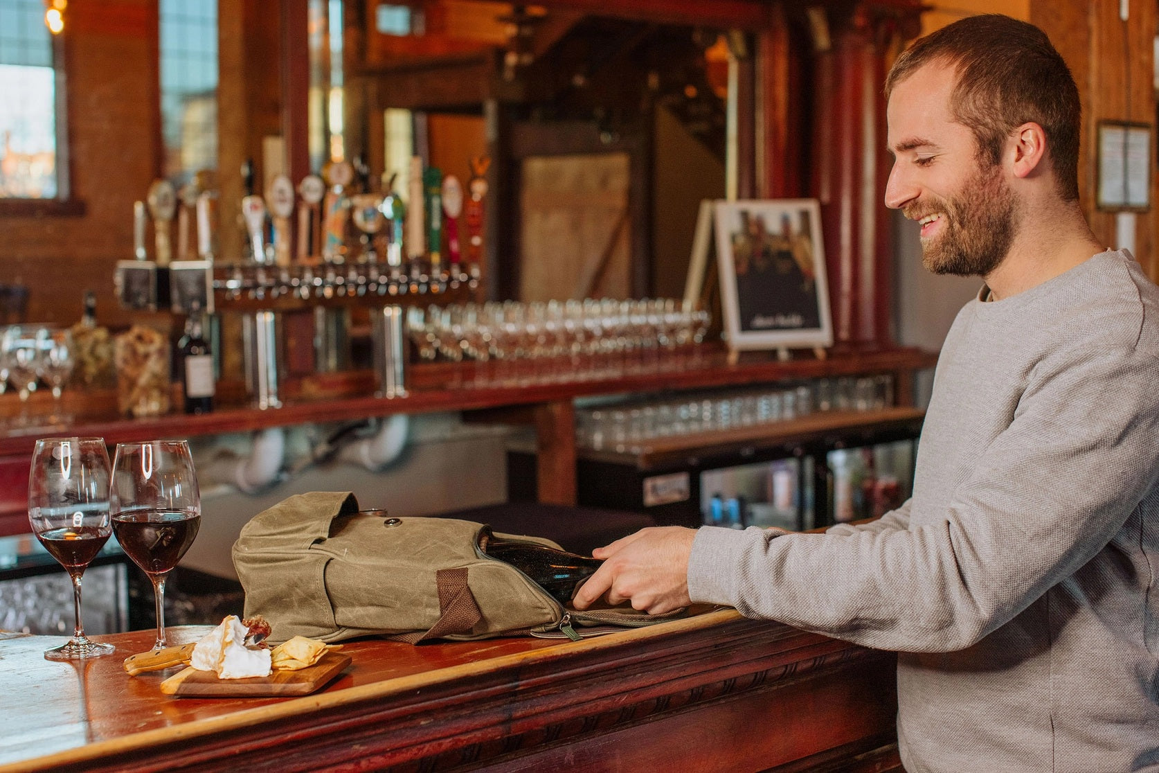 WAXED CANVASS WINE CARRIER