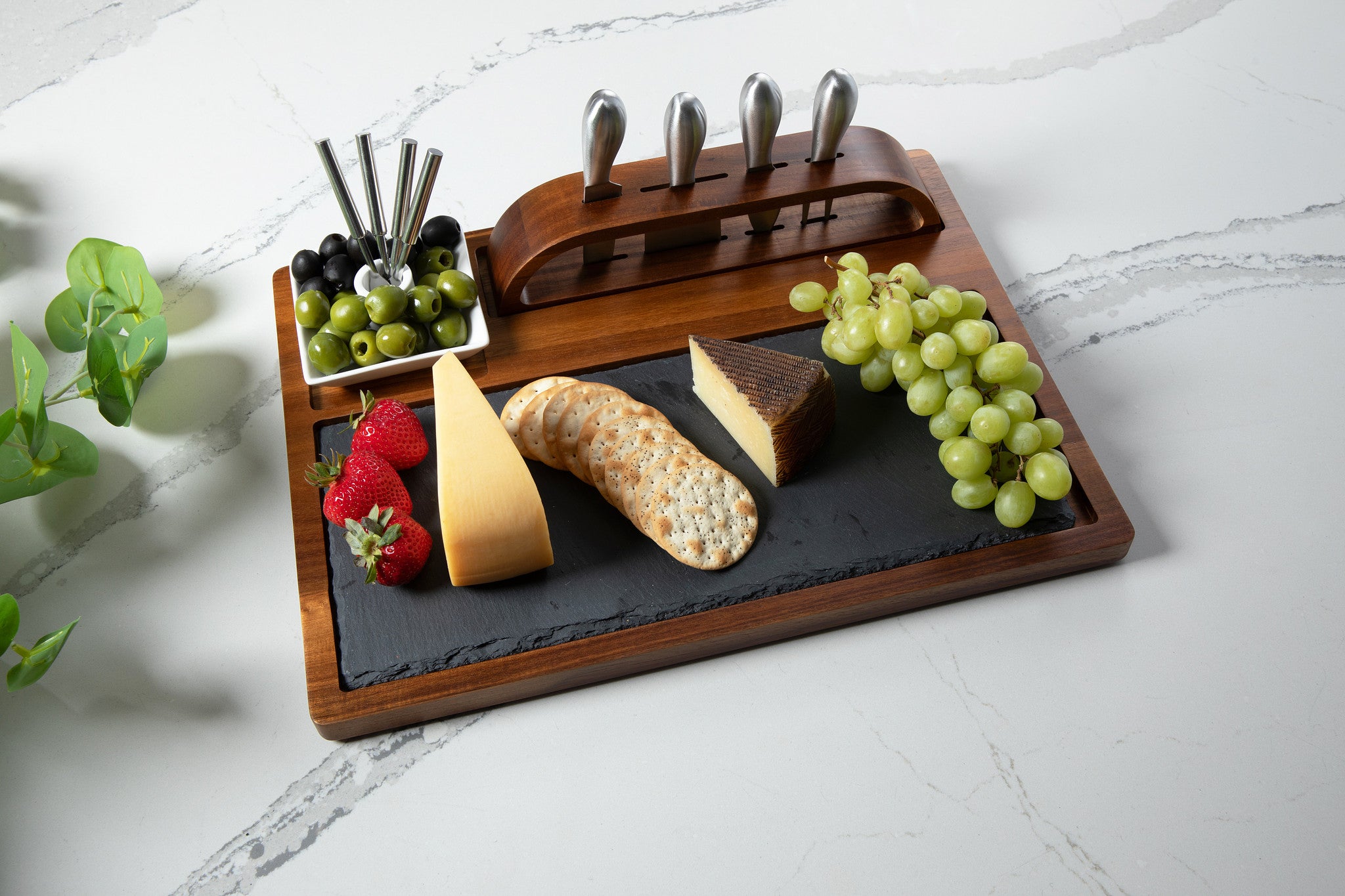 ACACIA WOOD CHARCUTERIE BOARD